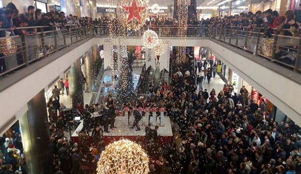 AVM `LER 2015 YILINI CİRO ARTIŞI İLE KAPATIYOR