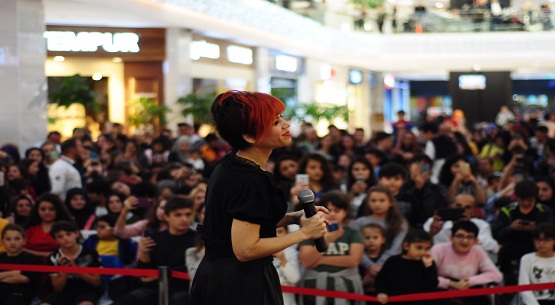 Agora AVM Aydilge ile coştu 
