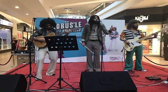 Forum Erzurum, Retrobüs’ü müzikseverlerle buluşturdu 