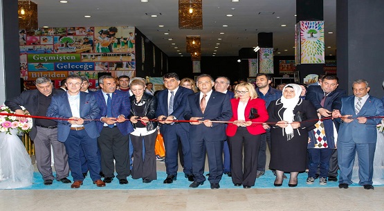 ‘Hanım Eller’  sergisine yoğun ilgi 