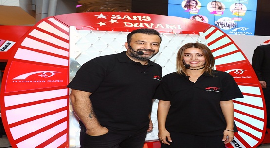 Marmara Park’ın şans meleği İrem Sak oldu 