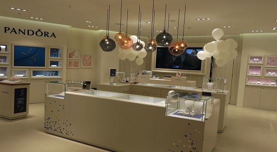 Pandora Akmerkez mağazası açıldı 
