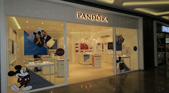 Pandora Marmara Forum mağazasını açtı 