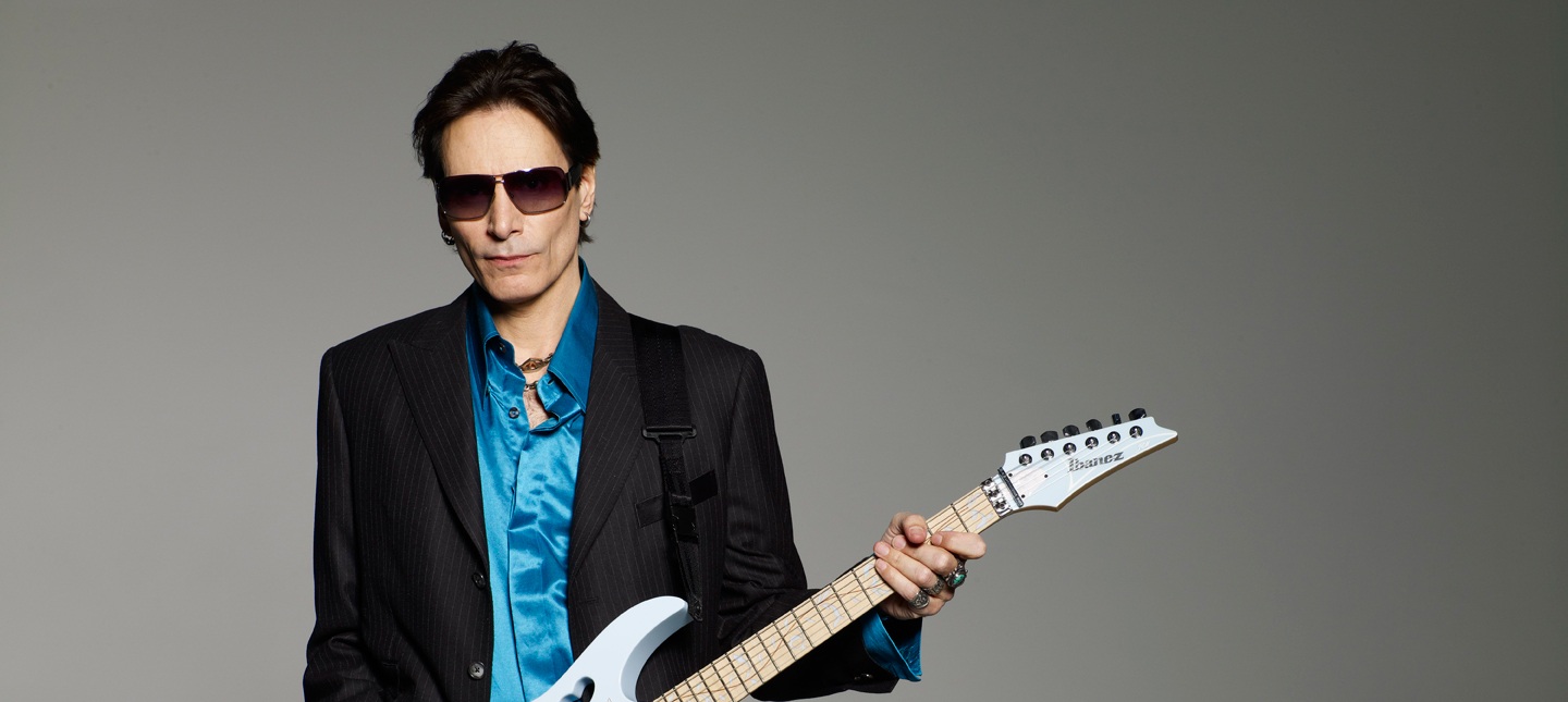 Zorlu Center AVM`de Steve Vai Konseri 