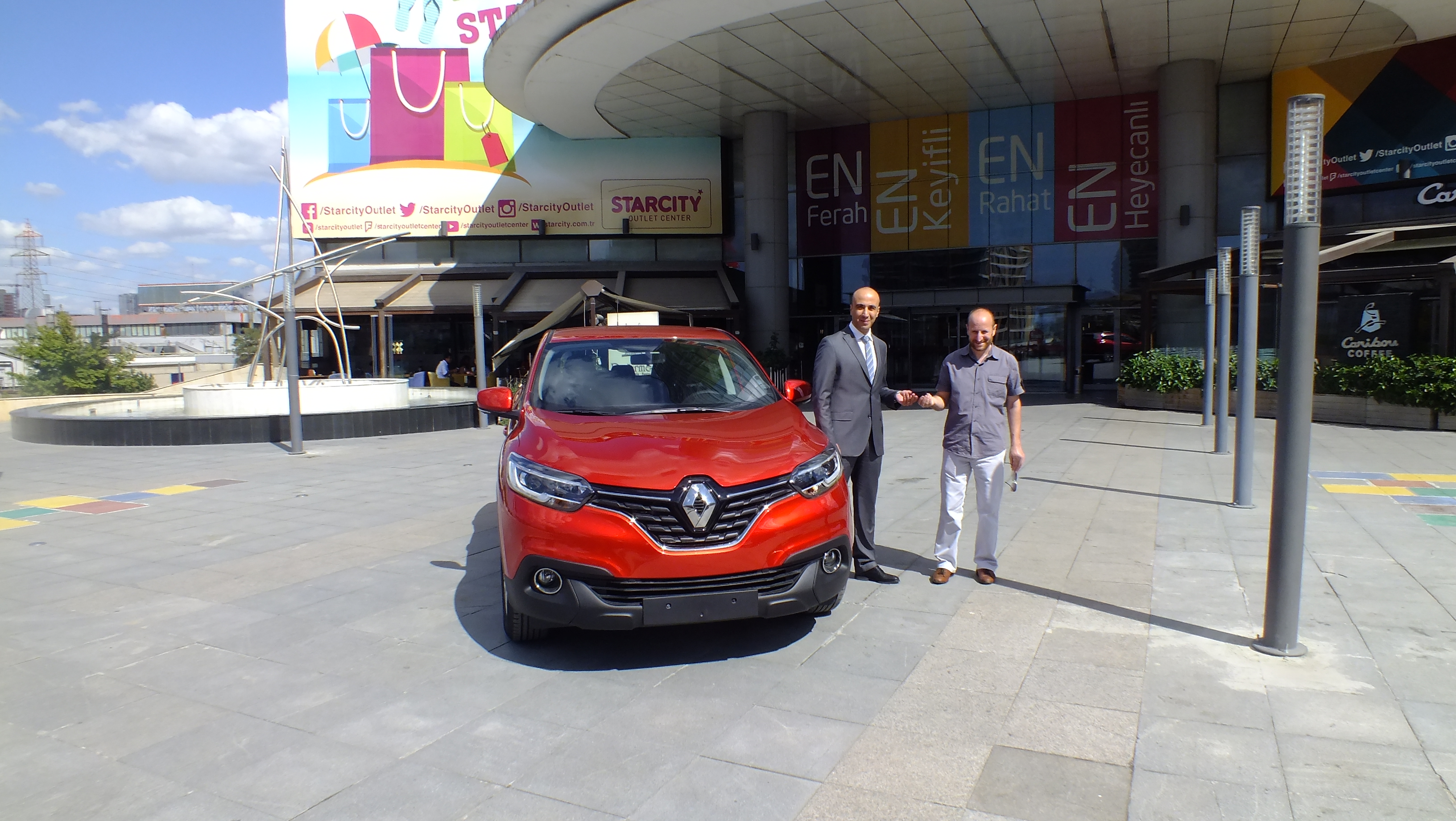 STARCITY OUTLET’TE  RENAULT KADJAR SAHİBİNE  TESLİM EDİLDİ